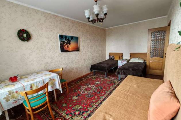 1-комнатная квартира, Независимости просп., за 300 р.