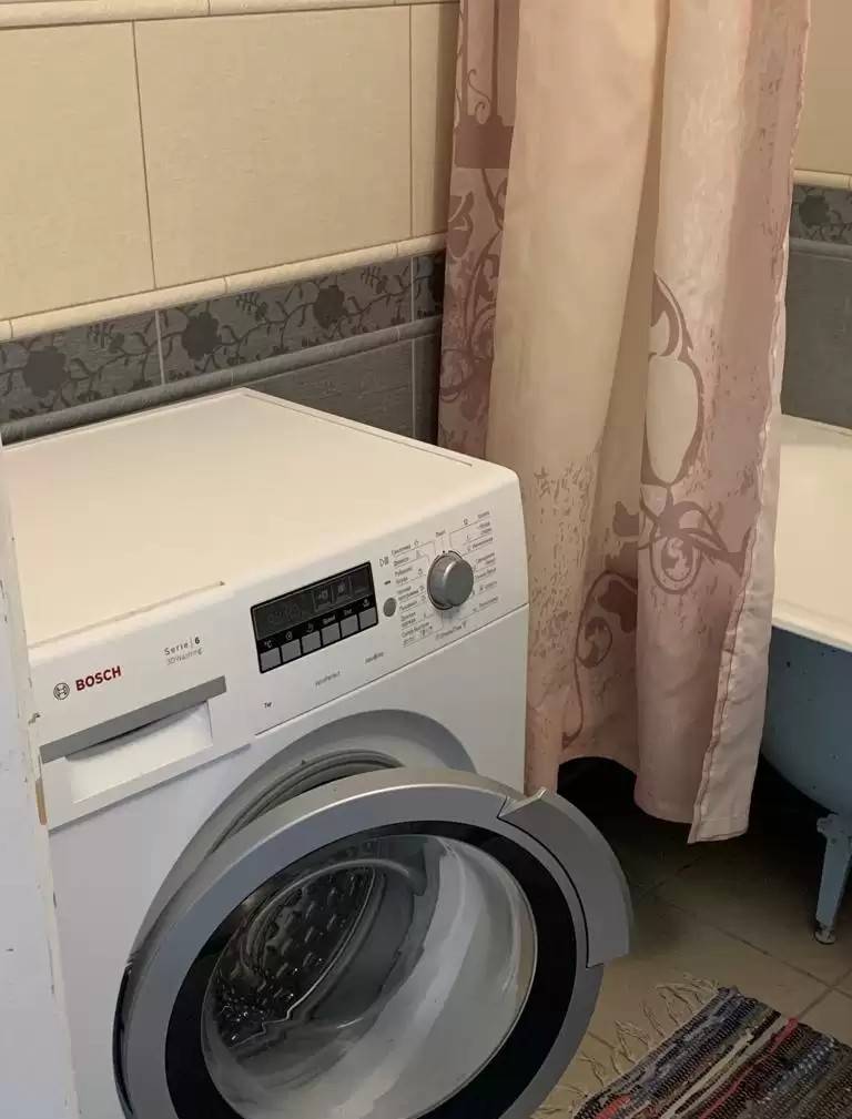 2-комнатная квартира,  Революции, 450 рублей: фото 1