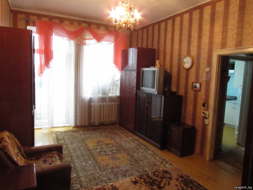 1-комнатная квартира, ул. Якуба Коласа, 6, 600 рублей: фото 1