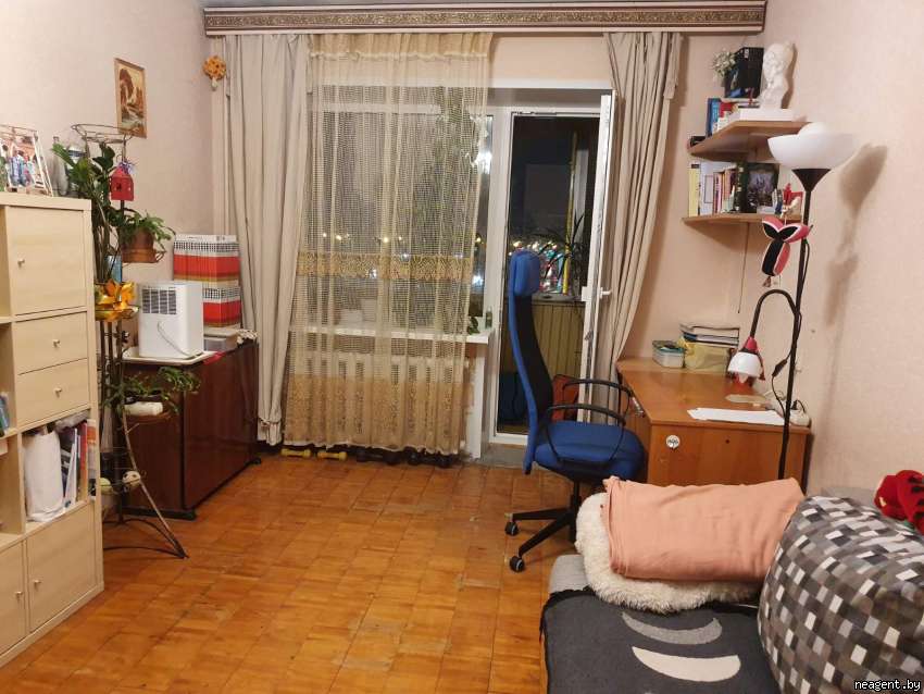 3-комнатная квартира, ул. Толстого, 4, 1300 рублей: фото 1
