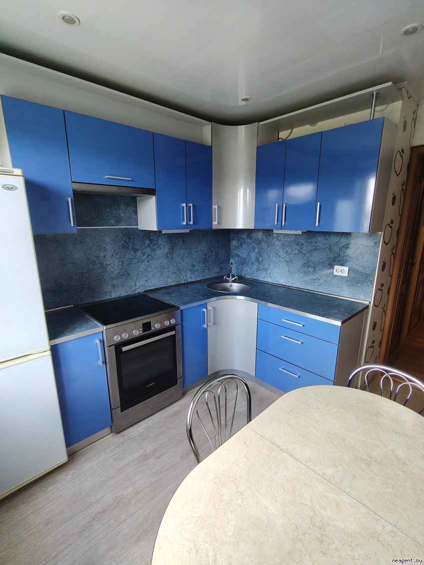 3-комнатная квартира, ул. Белецкого, 20, 600 рублей: фото 1