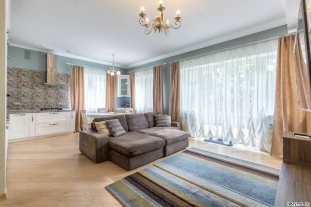 4-комнатная квартира, р-н пер. Тепличный: Парниковый 3-й пер., за 1250 р.