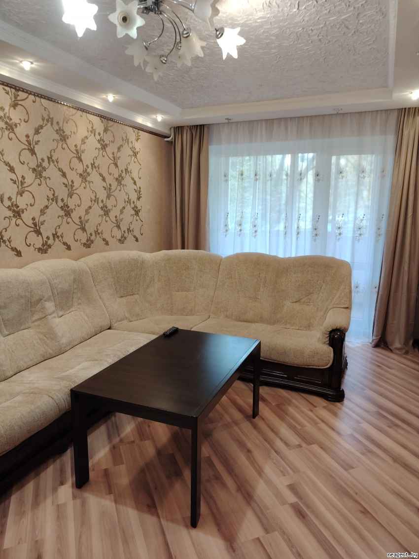 2-комнатная квартира, ул. Дунина-Марцинкевича, 2/2, 1300 рублей: фото 1
