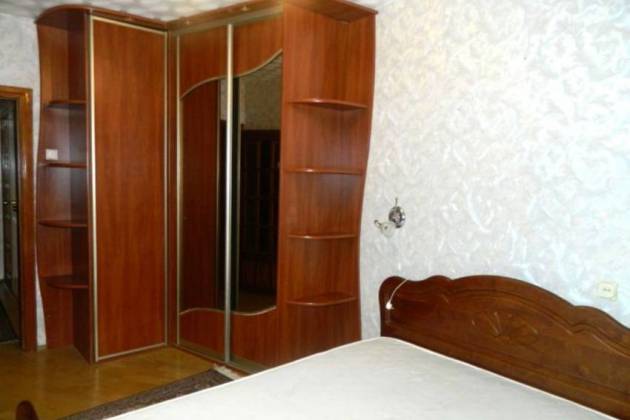 3-комнатная квартира, Якубова ул., за 1700 р.