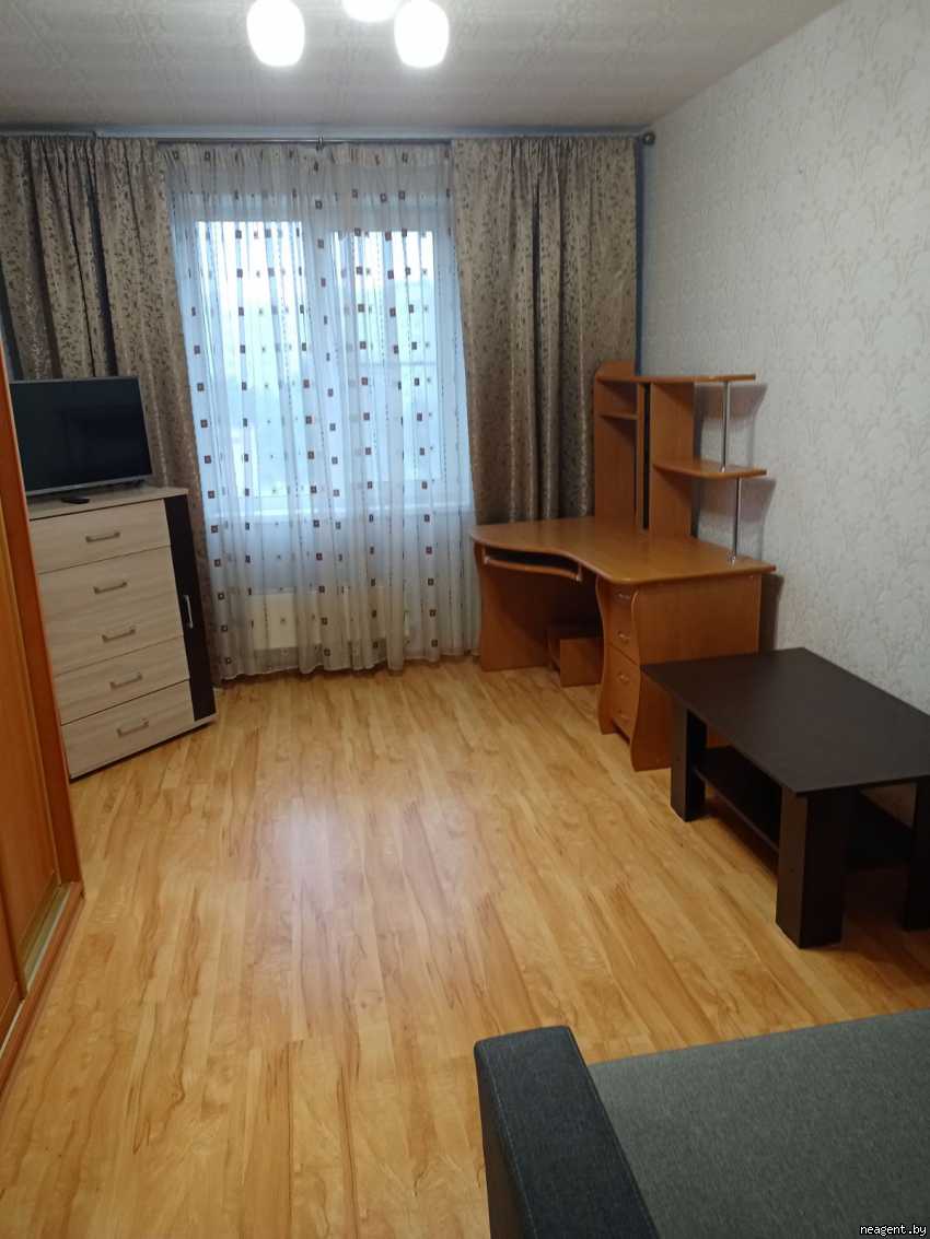 3-комнатная квартира, ул. Белецкого, 20, 1519 рублей: фото 1