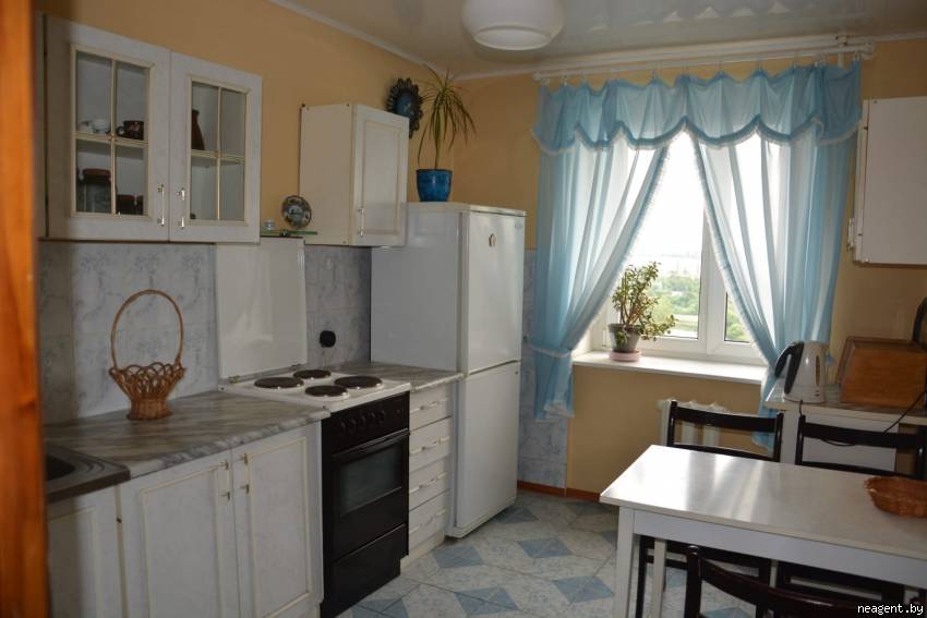 2-комнатная квартира, ул. Маяковского, 24, 1650 рублей: фото 1