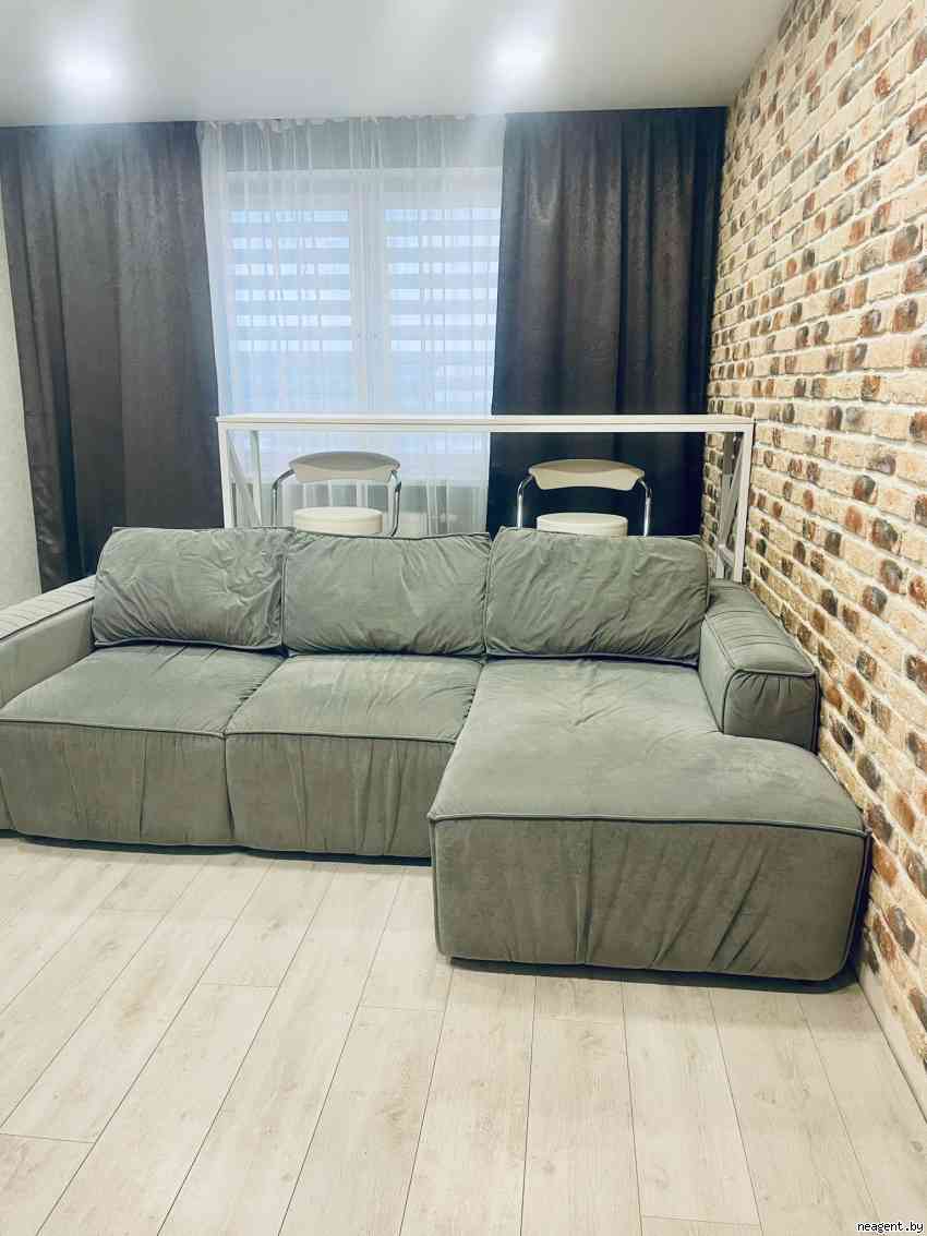 3-комнатная квартира, В. Карповича, 2, 2076 рублей: фото 1