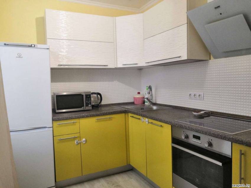1-комнатная квартира, ул. Пионерская, 1, 380 рублей: фото 1