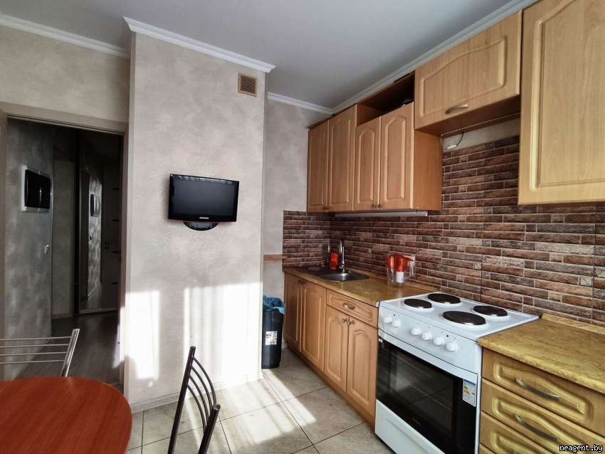 1-комнатная квартира, ул. Владимирова, 19, 380 рублей: фото 1