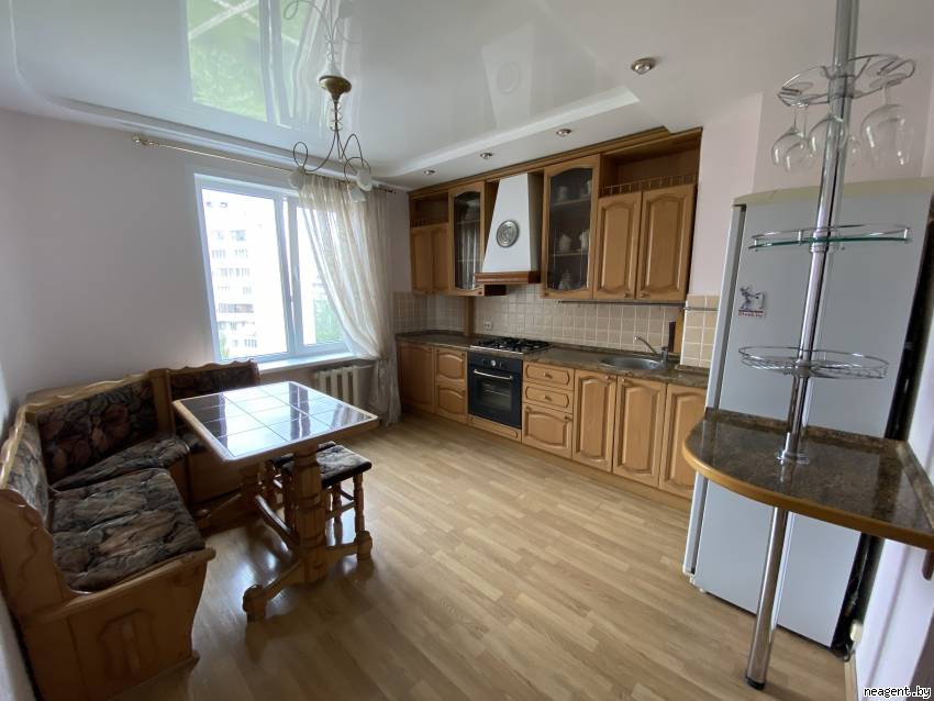 3-комнатная квартира, ул. Мазурова, 4, 1640 рублей: фото 1
