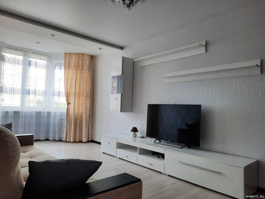 3-комнатная квартира, ул. Мачульского, 24, 1786 рублей: фото 1