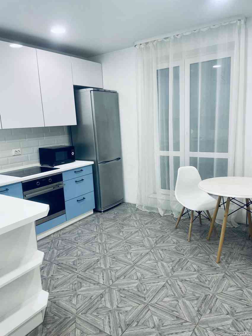 3-комнатная квартира, Викентия Карповича, 2, 1935 рублей: фото 1