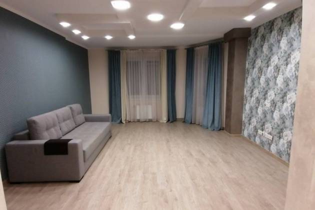 3-комнатная квартира, Макаенка ул., за 2054 р.