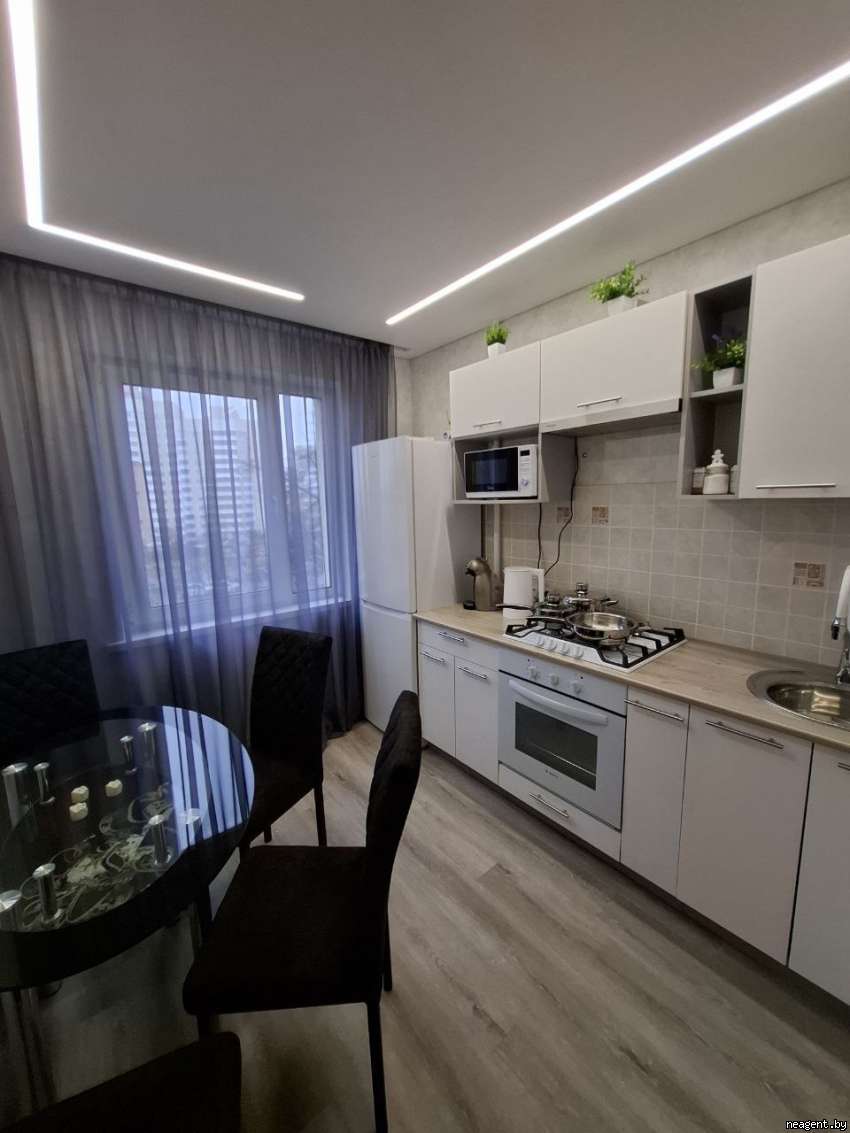 2-комнатная квартира, ул. Притыцкого, 48, 200 рублей: фото 1