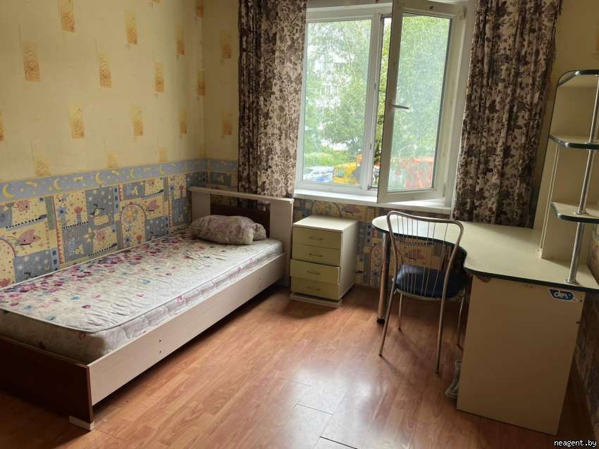 Комната, ул. Руссиянова, 32/2, 380 рублей: фото 1