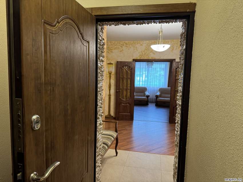 3-комнатная квартира, проспект Независимости, 168/1, 1893 рублей: фото 1