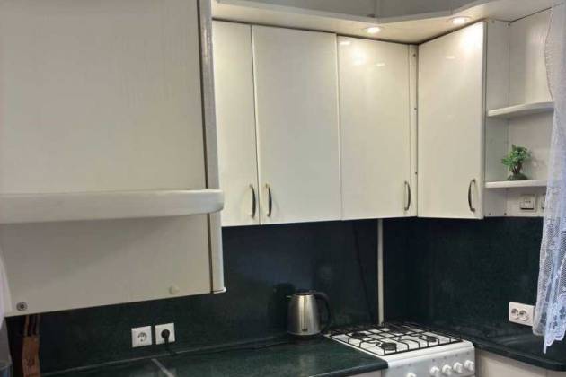 2-комнатная квартира, Краснозвездная ул., за 800 р.