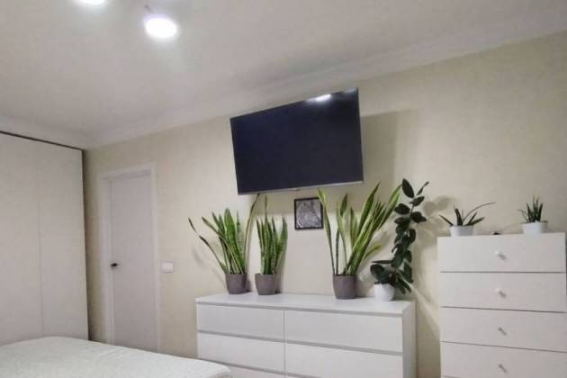 3-комнатная квартира, Космонавтов ул., за 800 р.