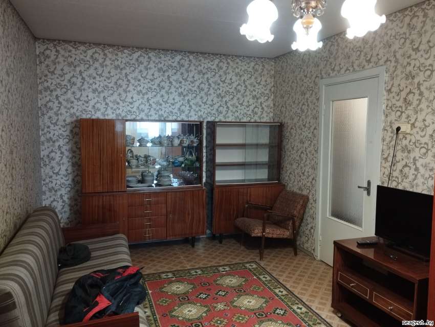 1-комнатная квартира, ул. Парниковая, 3/1, 950 рублей: фото 1