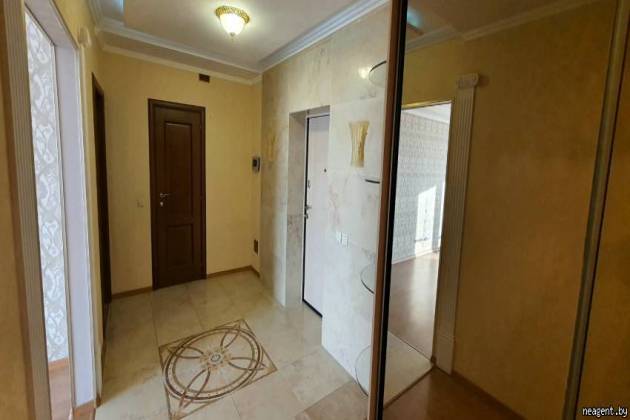 4-комнатная квартира, Беломорская ул., за 2907 р.