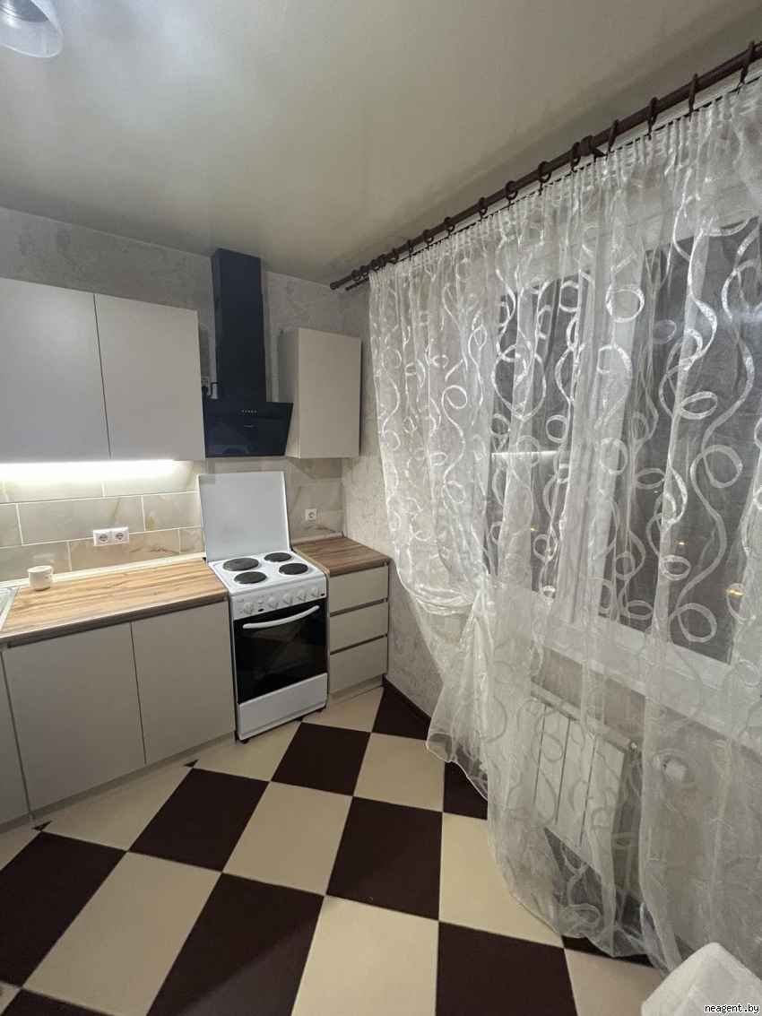 2-комнатная квартира, ул. Героев 120 Дивизии, 4, 1541 рублей: фото 1