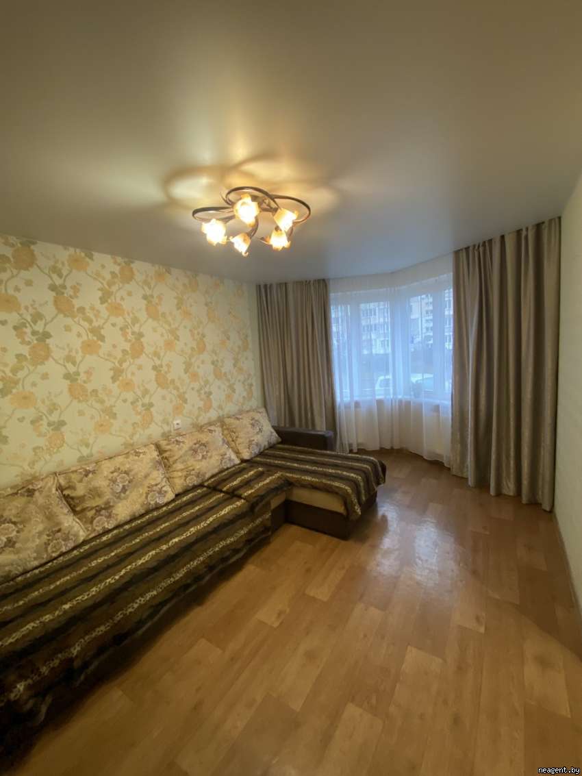 4-комнатная квартира, ул. Острожских, 6, 2176 рублей: фото 1