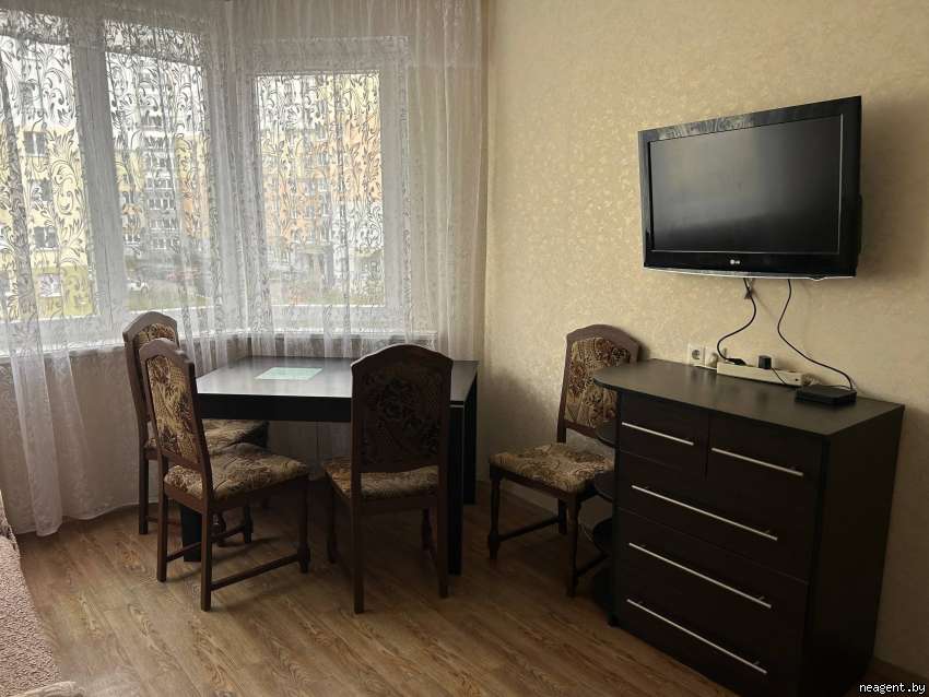 2-комнатная квартира, ул. Неманская, 66/1, 1400 рублей: фото 2