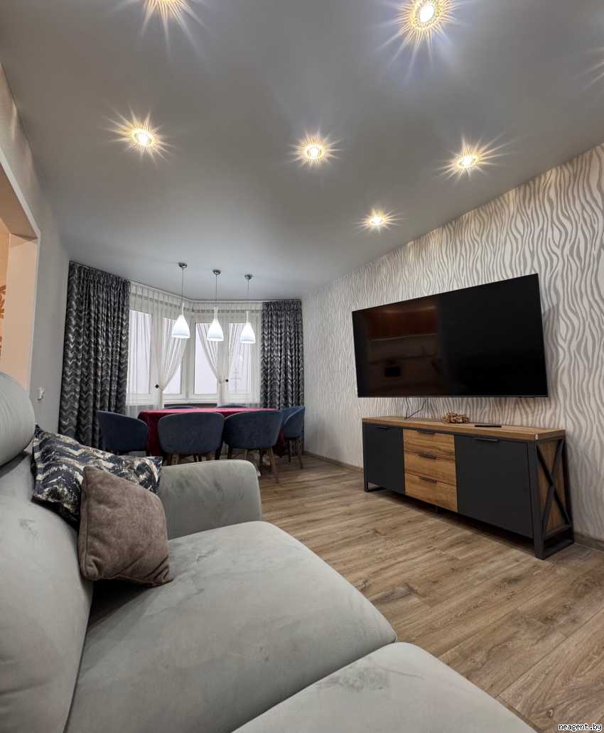 3-комнатная квартира, Охотская, 147, 1850 рублей: фото 1