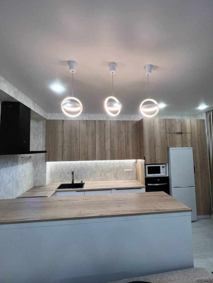 3-комнатная квартира, ул. Петра Мстиславца, 8, 2445 рублей: фото 1