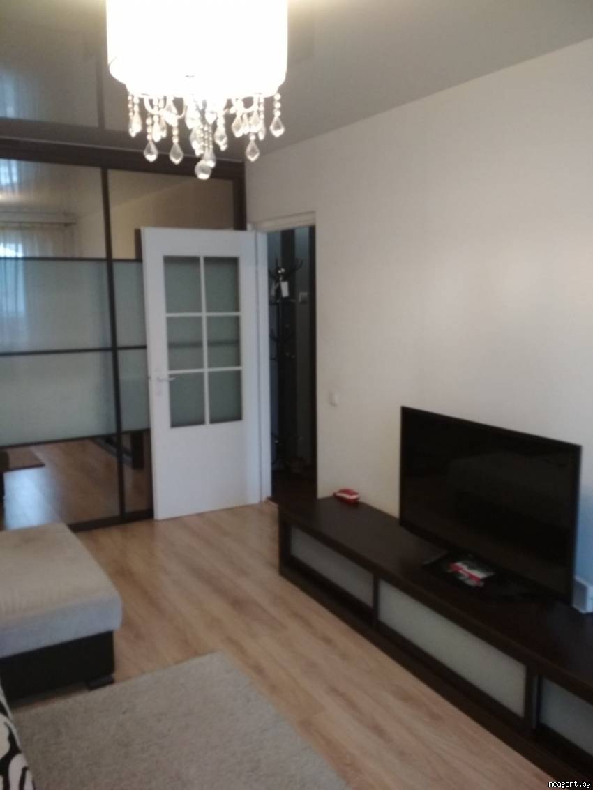 1-комнатная квартира, ул. Алеся Гаруна, 12, 1011 рублей: фото 3