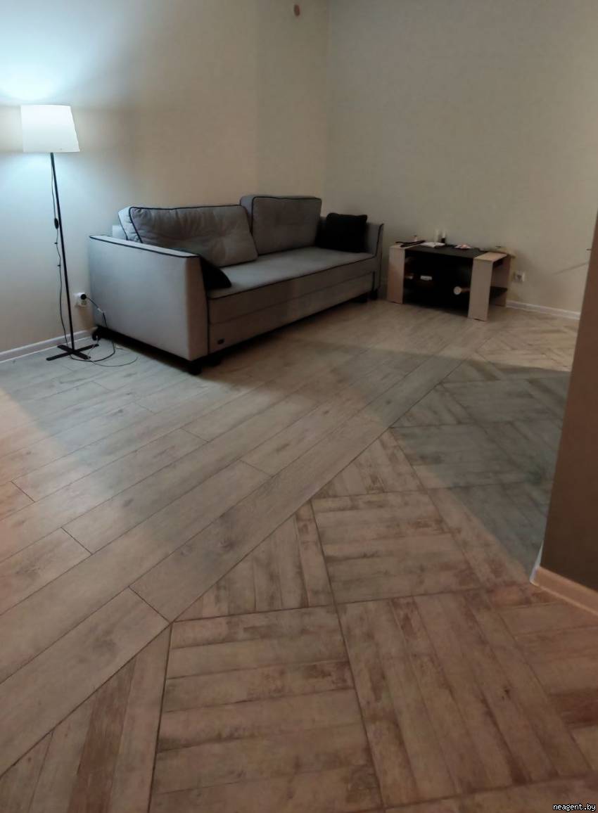 2-комнатная квартира, ул. Уральская, 11, 950 рублей: фото 1