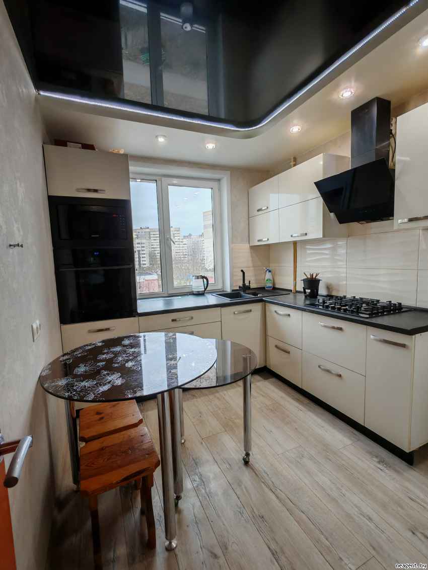 3-комнатная квартира, ул. Шаранговича, 54, 2112 рублей: фото 1