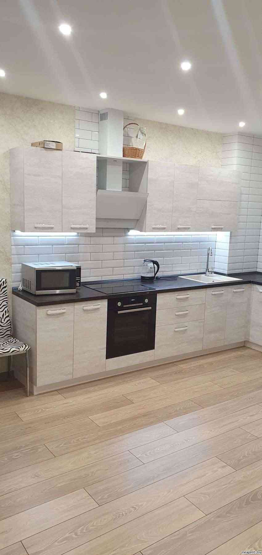 2-комнатная квартира, ул. Макаенка, 12/Б, 1925 рублей: фото 1