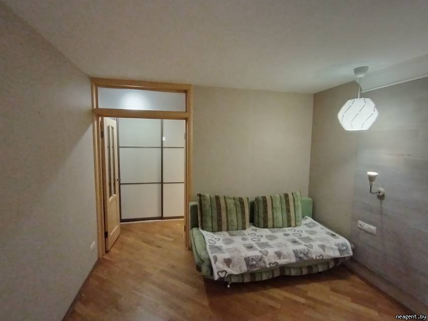 1-комнатная квартира, Линейная, 12/1, 100 рублей: фото 1