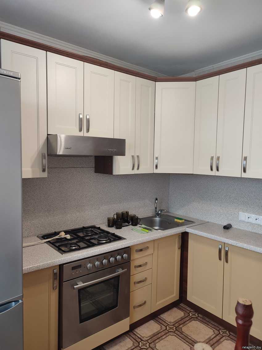 3-комнатная квартира, Асаналиева, 7, 1735 рублей: фото 1