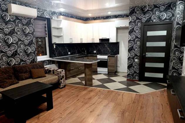 3-комнатная квартира, Аэродромная ул., за 670 р.