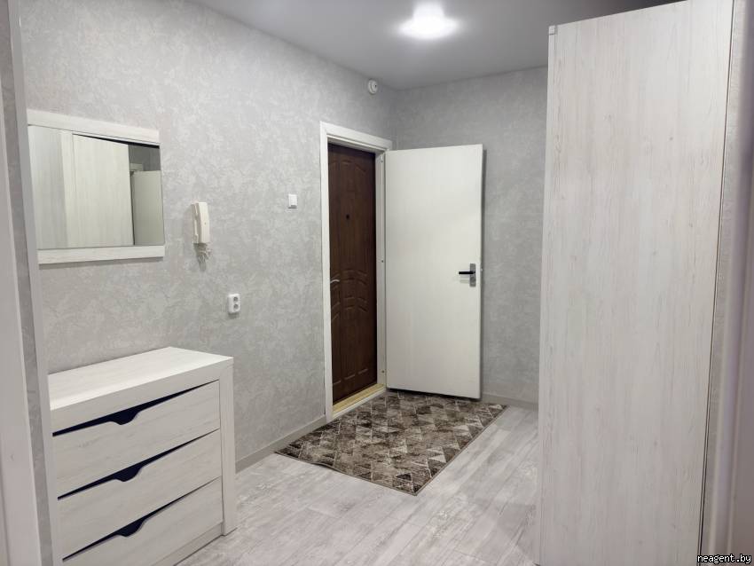 2-комнатная квартира, Скрипникова, 10/1, 2031 рублей: фото 1