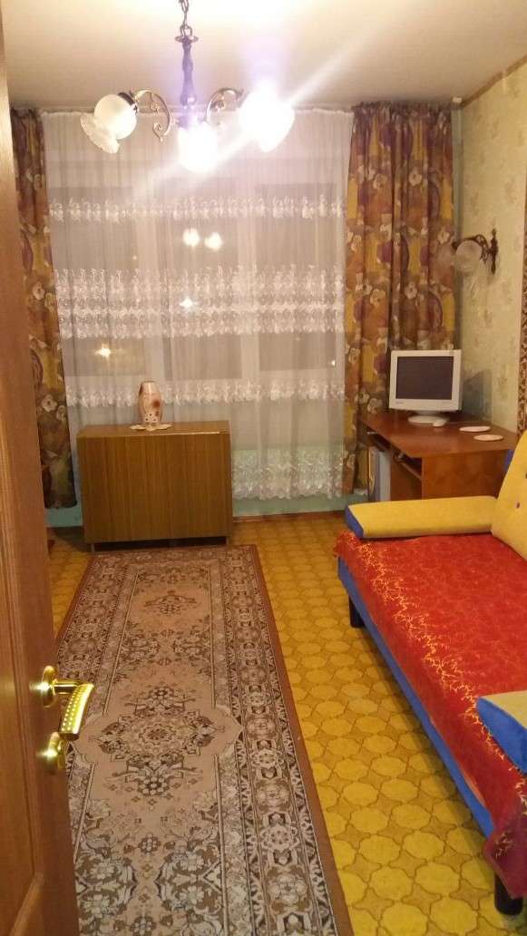 Комната, ул. Ротмистрова, 28, 370 рублей: фото 1