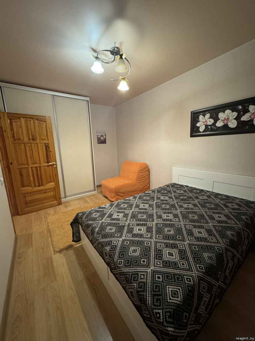 2-комнатная квартира, ул. Плеханова, 52/1, 1400 рублей: фото 1