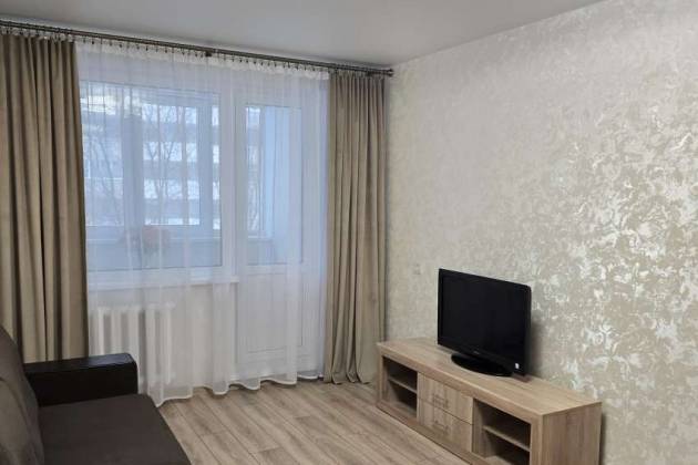 2-комнатная квартира, Рафиева, за 450 р.