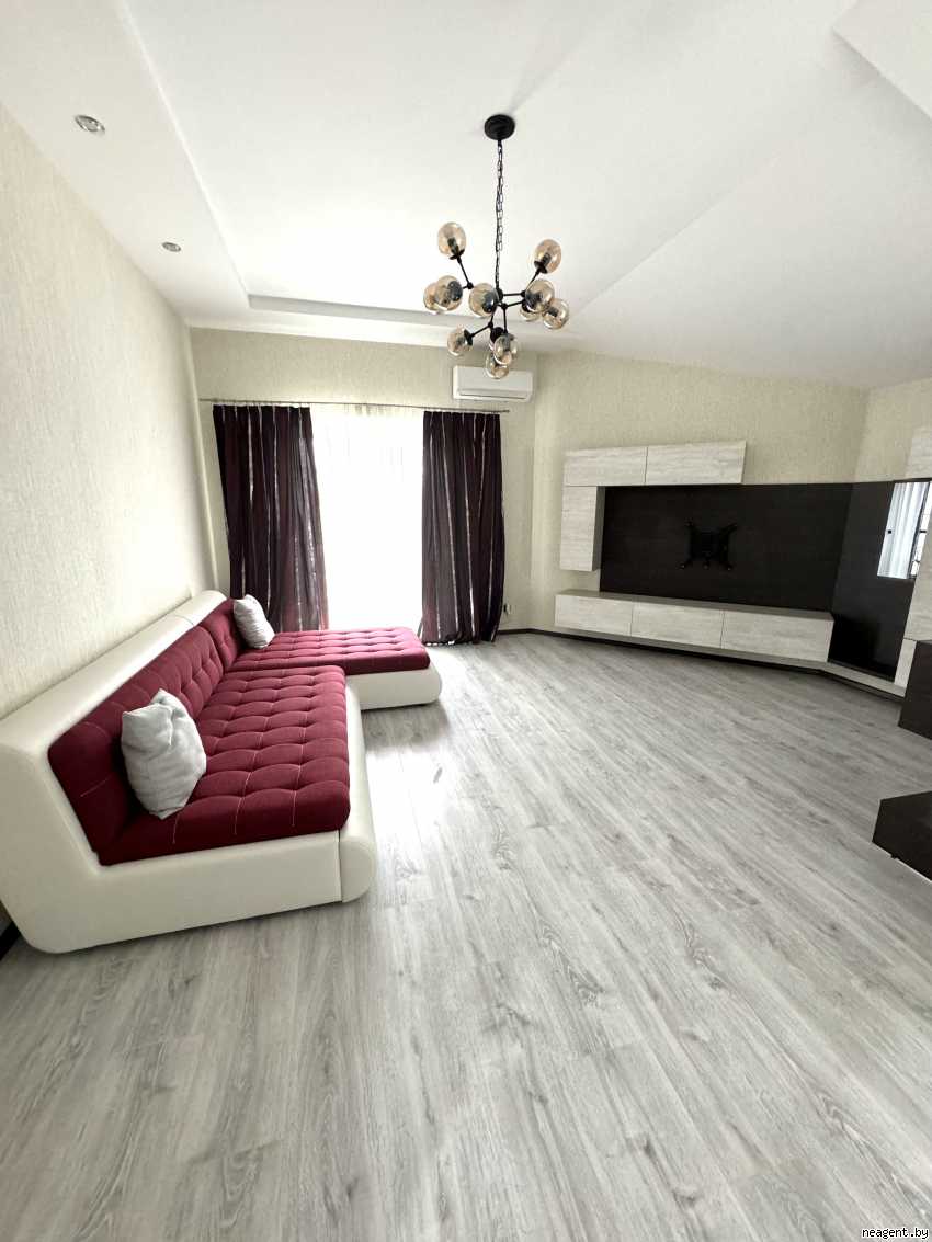 3-комнатная квартира, ул. Гая, 86, 2599 рублей: фото 1