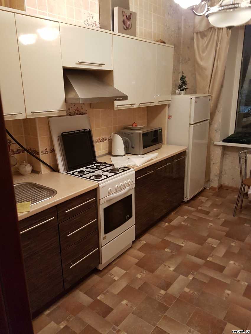 3-комнатная квартира, ул. Коммунистическая, 18/0, 1879 рублей: фото 1