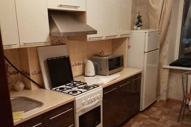 3-комнатная квартира, Коммунистическая ул., за 1879 р.