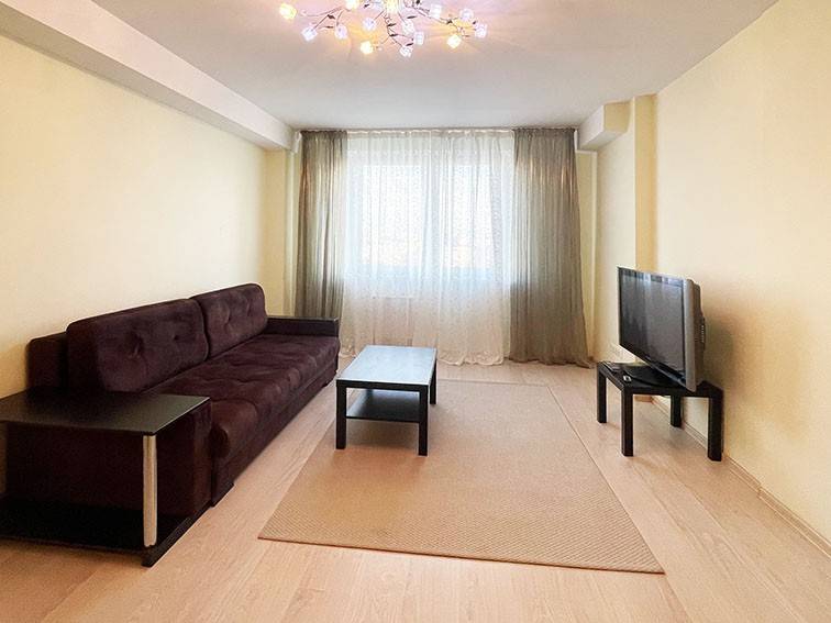 2-комнатная квартира, ул. Тургенева, 1, 1500 рублей: фото 1