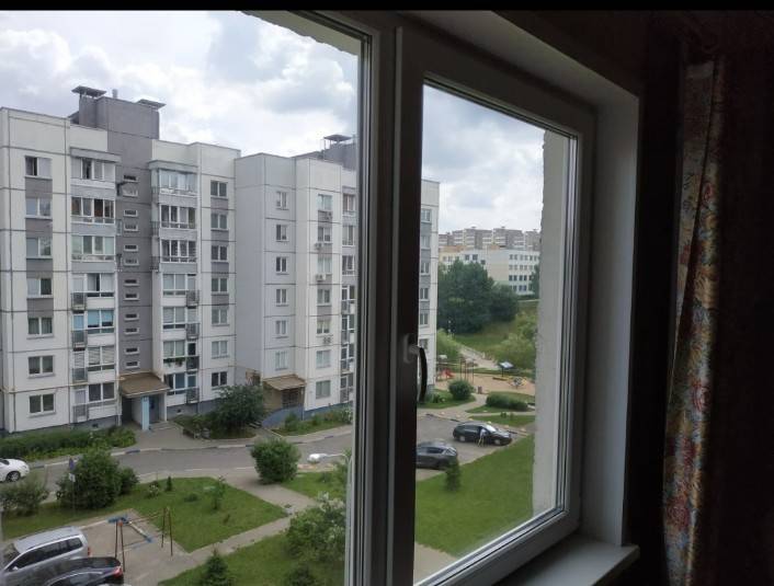 1-комнатная квартира, ул. Есенина, 9а, 826 рублей: фото 1