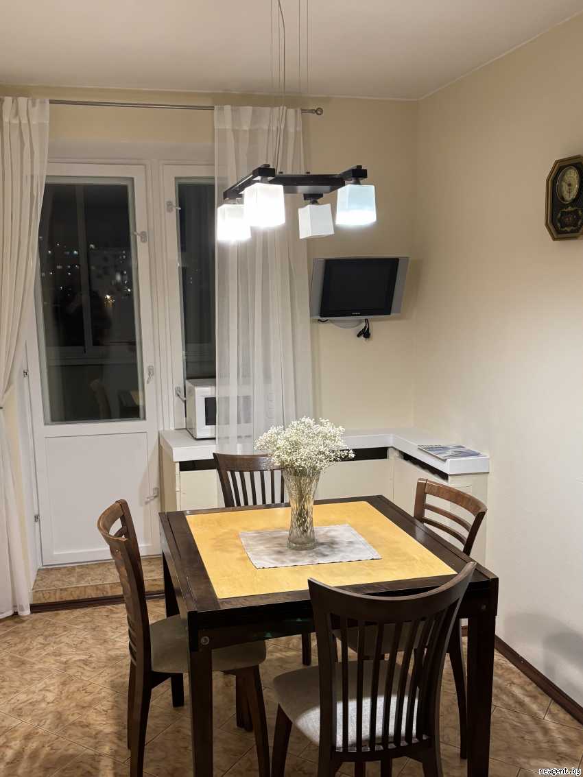 3-комнатная квартира, ул. Лобанка, 85, 1852 рублей: фото 1