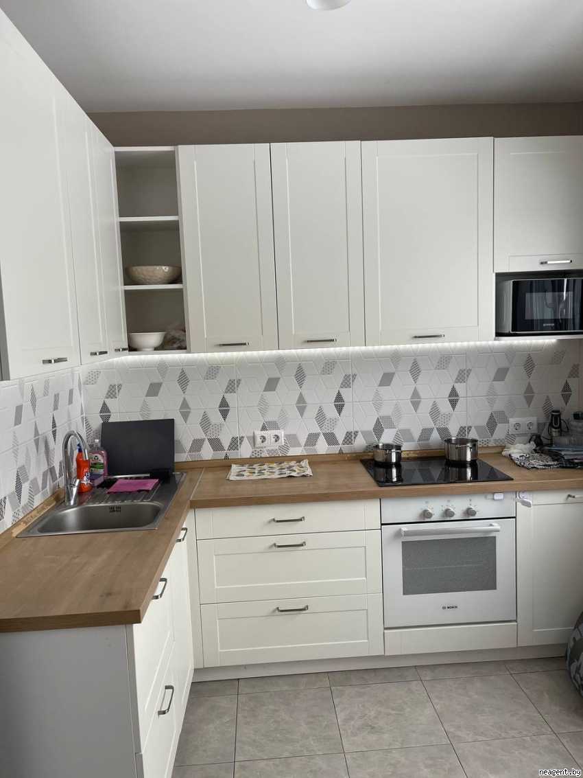 3-комнатная квартира, , 1860 рублей: фото 1