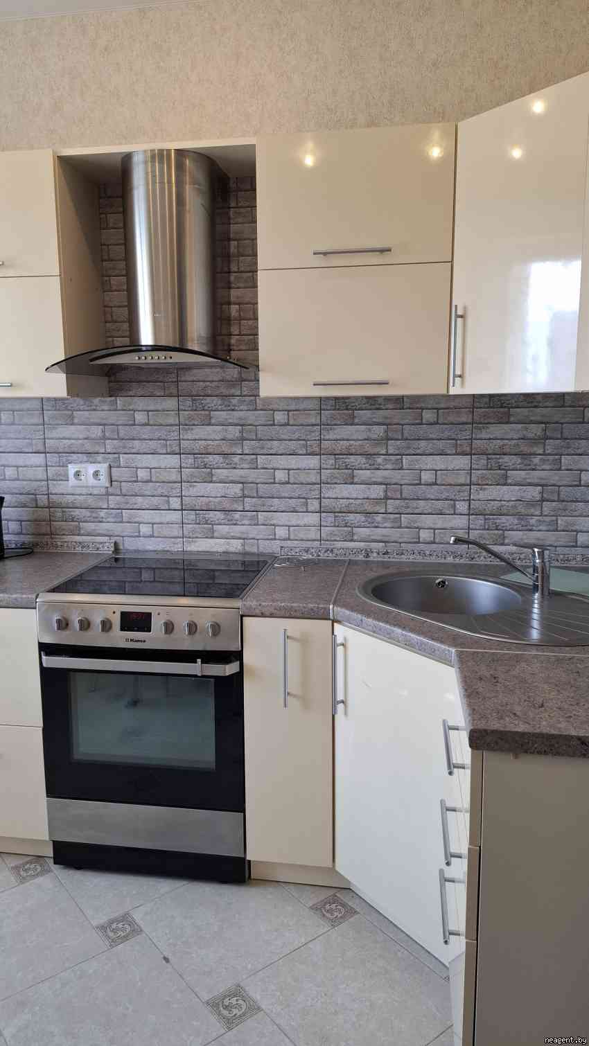 2-комнатная квартира, ул. Тимирязева, 10/1, 1583 рублей: фото 1