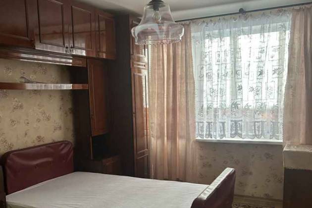 2-комнатная квартира, Янки Мавра ул., за 1100 р.