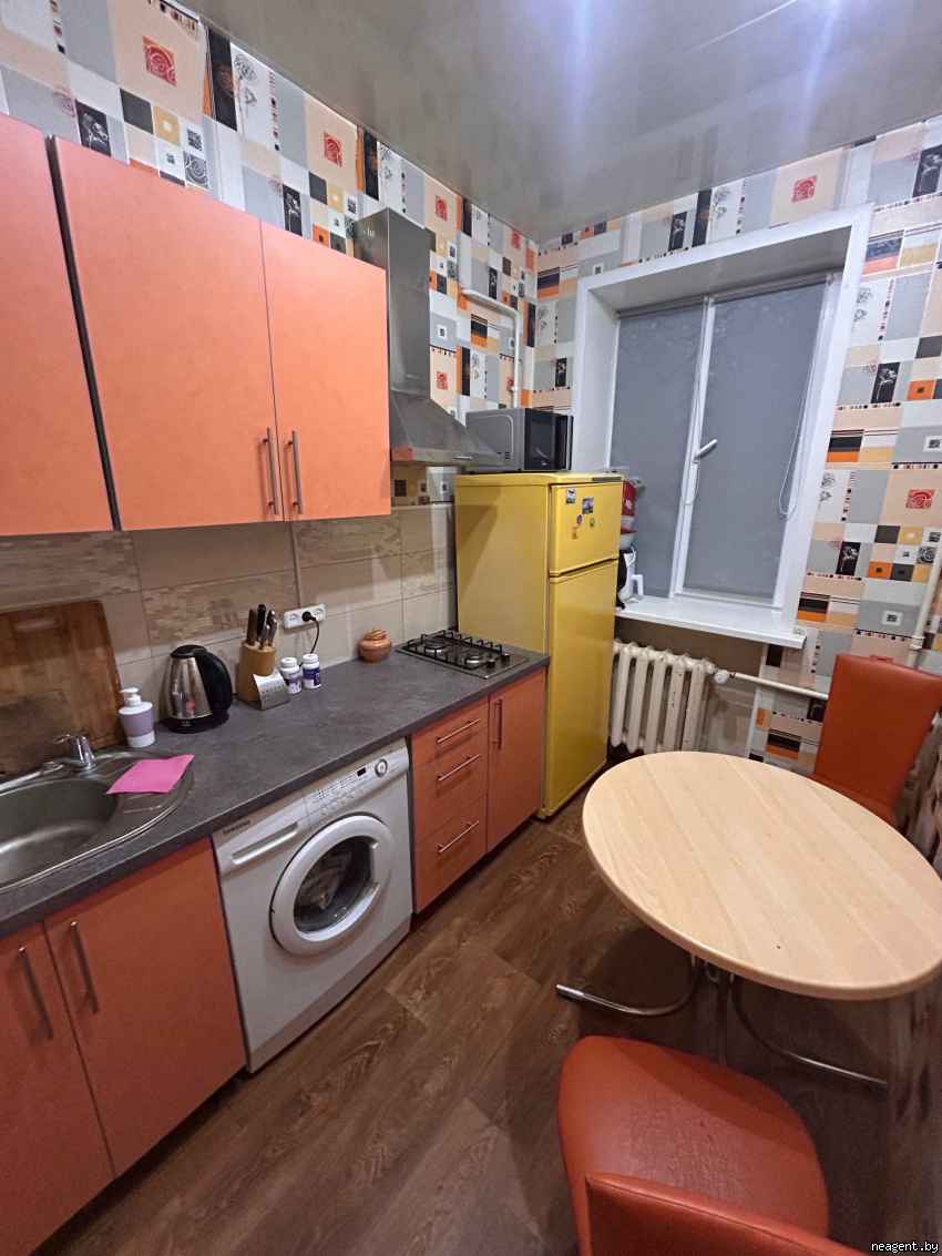 1-комнатная квартира, ул. Жилуновича, 35, 980 рублей: фото 1